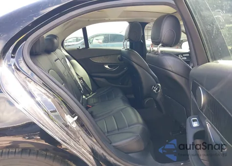 2016 Mercedes-Benz C 300 z USA, uszkodzony, nr VIN WDDWF4JB0GR143896